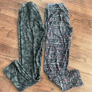 Two pairs of Sweet Legs 🦵 leggings